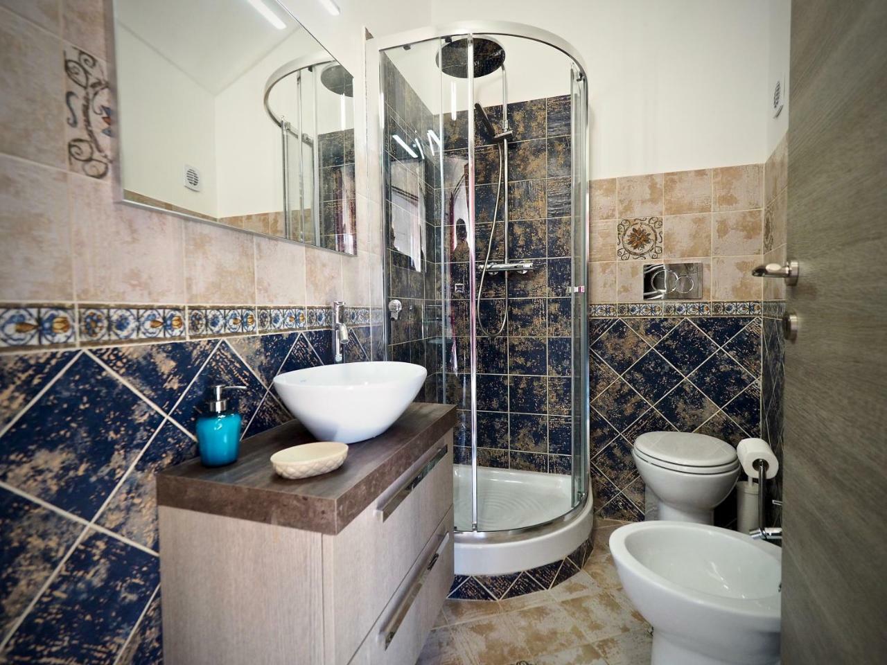 Romantic Suite Con Vista San Donato Genua Buitenkant foto